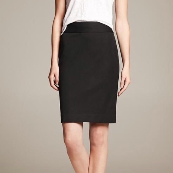 Banana Republic Dresses & Skirts - Banana Republic Pencil Skirt
